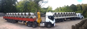 Caminhões Concretos Florense com Tubos de Concreto